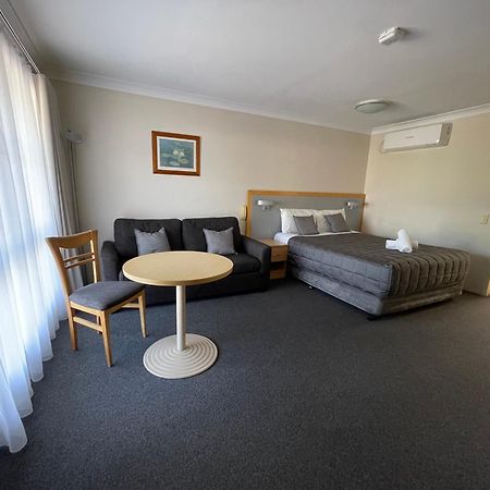 George Bass Motor Inn Nowra Exterior photo