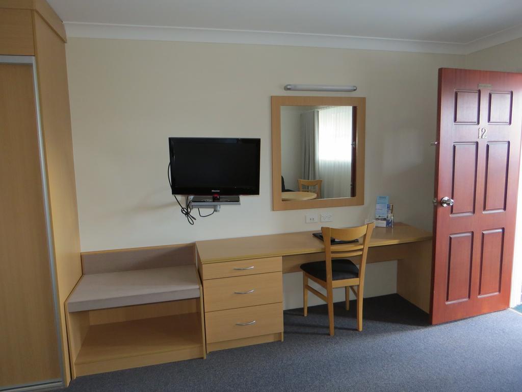 George Bass Motor Inn Nowra Room photo