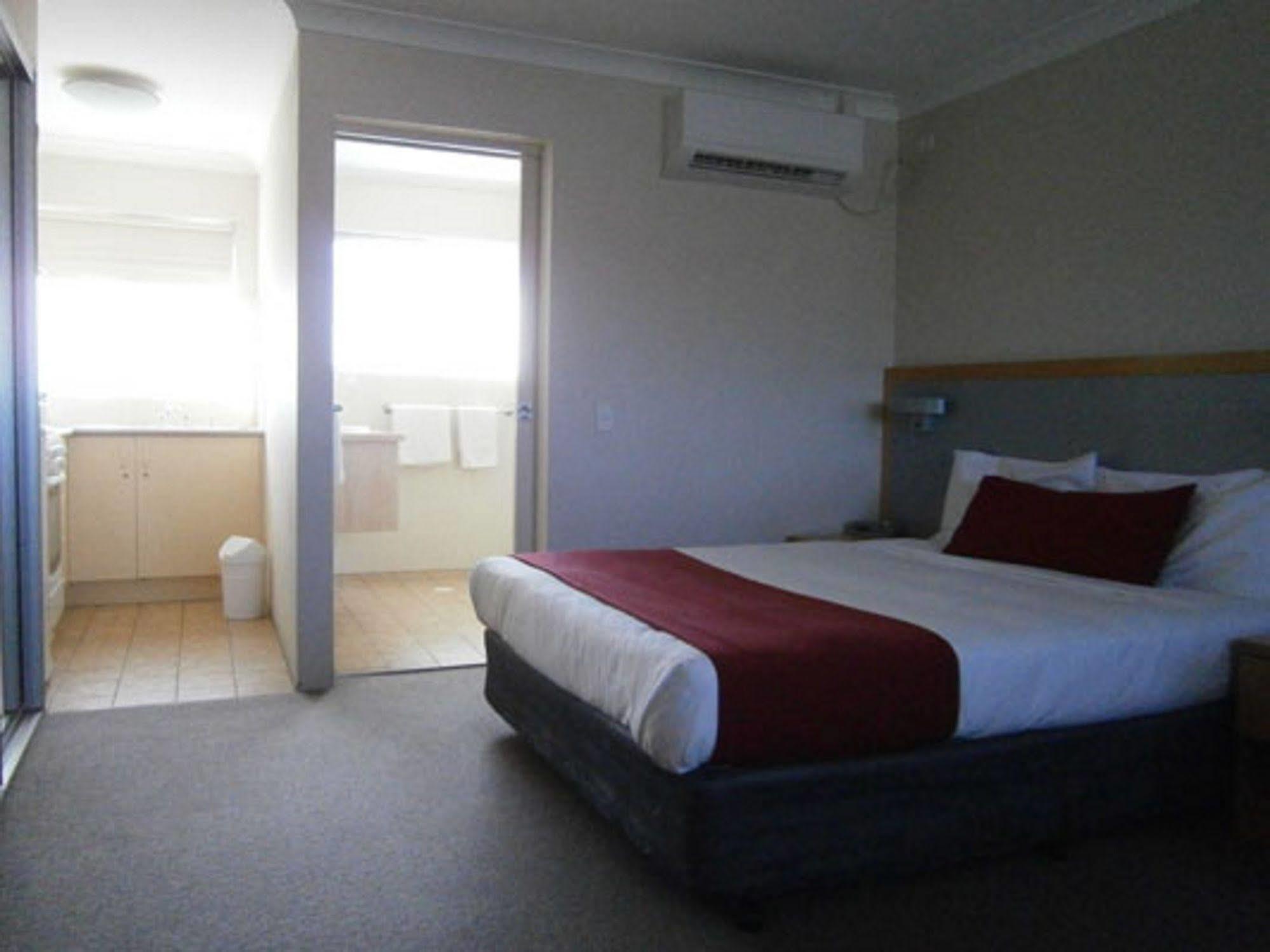 George Bass Motor Inn Nowra Exterior photo